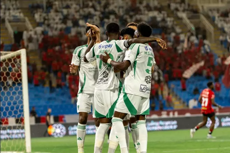 بطل آسيا يحصد المركز الخامس.. الأهلي يتغلب على الرياض في نهاية الدوري السعودي