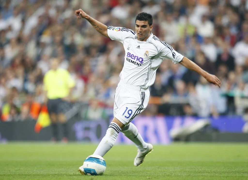 بعد 18 عامًا من هدف الليغا.. خوسيه أنطونيو رييس يتألق مجددًا في ريال مدريد.