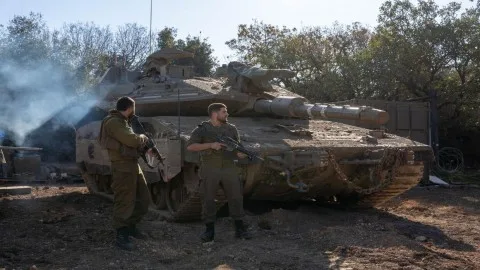 بعد 5 أشهر من النشاط العملياتي.. الجيش الإسرائيلي يعلن سحب قوات لواء المظليين من سوريا استعدادا للمشاركة في توسيع المناورة البرية بقطاع غزة بعد 5 أشهر من النشاط العملياتي.. الجيش الإسرائيلي يعلن سحب قوات لواء المظليين من سوريا استعدادا للمشاركة في توسيع المناورة البرية بقطاع غزة