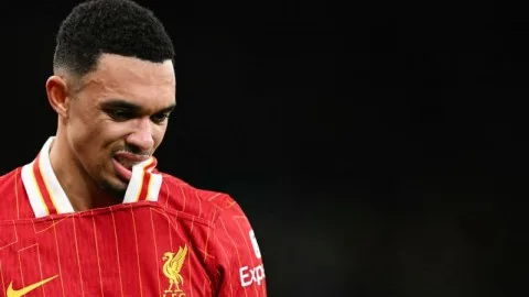 بعد رحيل أرنولد.. ليفربول يرد على ريال مدريد بخطوة غير متوقعة بعد رحيل أرنولد.. ليفربول يرد على ريال مدريد بخطوة غير متوقعة