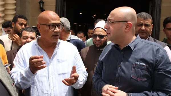 بعد صلاة الجمعة في مسجد الرضا.. محافظ بني سويف يت’écoute لمطالب المواطنين ويأمر بدراستها.