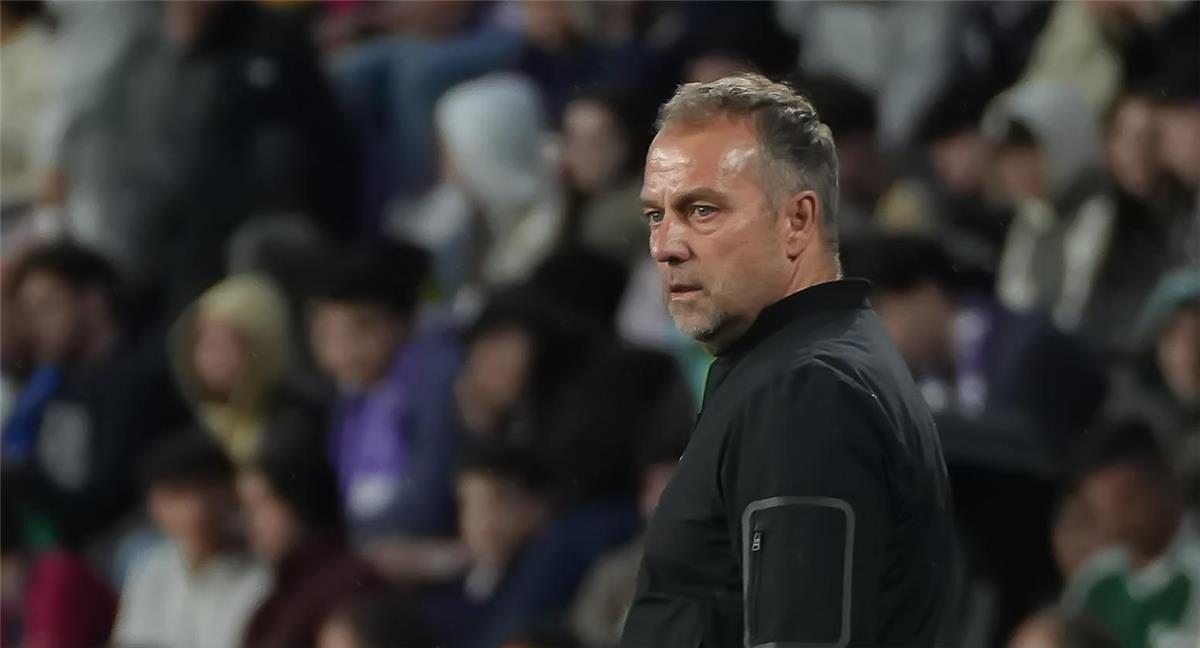 بعد مشاركة تير شتيجن.. فليك يعلن الحارس الأساسي لـ برشلونة أمام إنتر ميلان وريال مدريد بعد مشاركة تير شتيجن.. فليك يعلن الحارس الأساسي لـ برشلونة أمام إنتر ميلان وريال مدريد