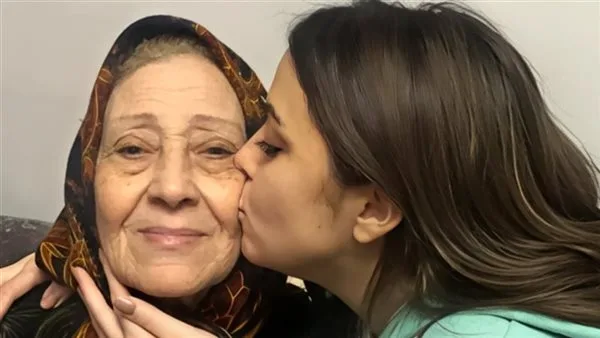 بعد وداع جثمانها “تيتا نوال”… من هي الجدة التي كانت محبوبة من الجميع؟ بعد وداع جثمانها “تيتا نوال”… من هي الجدة التي كانت محبوبة من الجميع؟