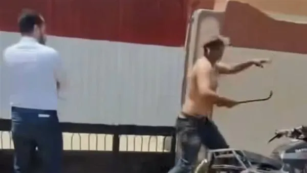بـ"عتلة حديد".. تفاصيل اقتحام بلطجي لمدرسة في دمياط بـ"عتلة حديد".. تفاصيل اقتحام بلطجي لمدرسة في دمياط