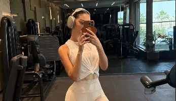 بقوام ممشوق.. بسمة بوسيل تشارك جمهورها صورة من الجيم