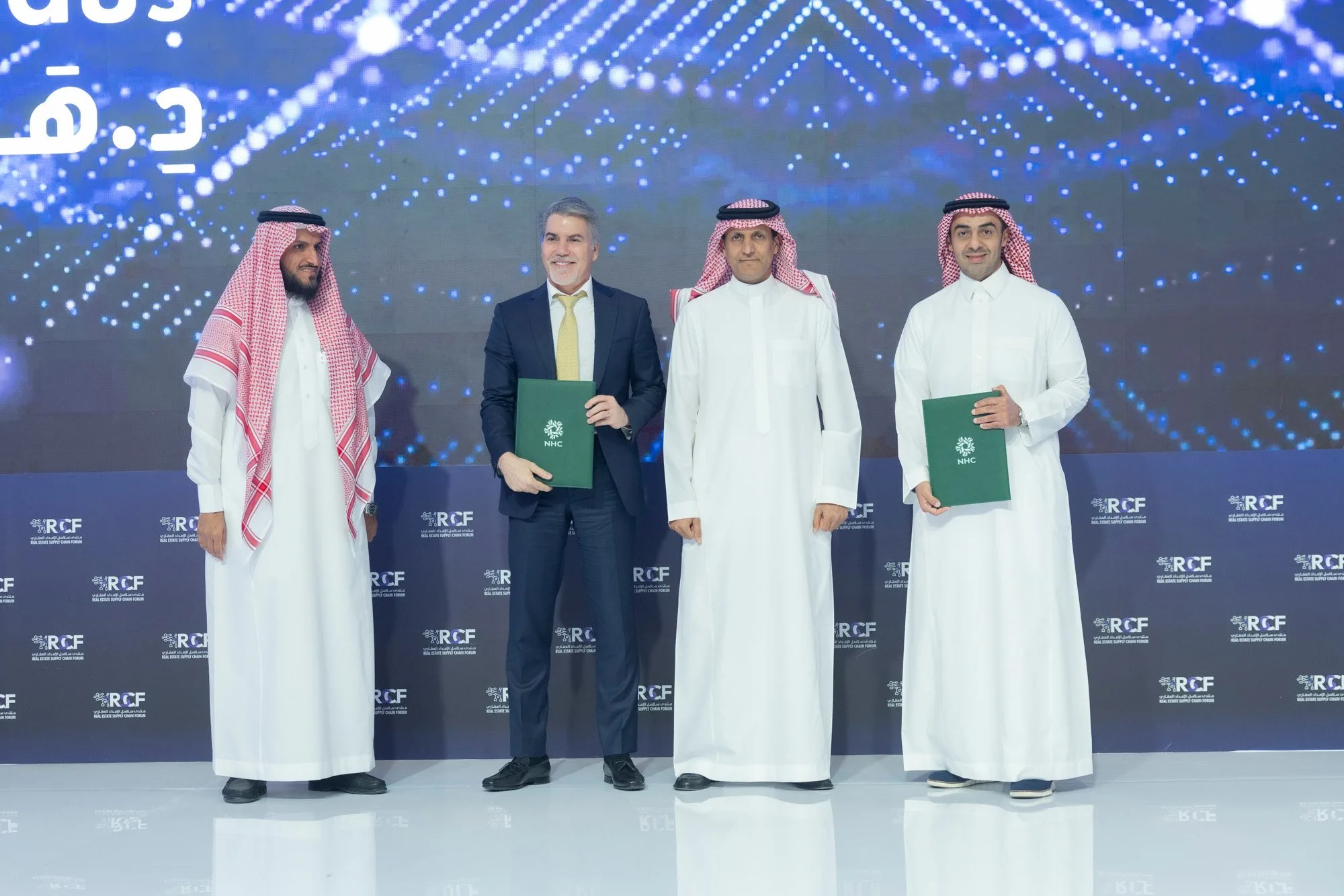 بقيمة تجاوزت 145 مليون ريال.. NHC توقّع 11 اتفاقية استراتيجية في منتدى سلاسل الإمداد العقاري 2025 بقيمة تجاوزت 145 مليون ريال.. NHC توقّع 11 اتفاقية استراتيجية في منتدى سلاسل الإمداد العقاري 2025