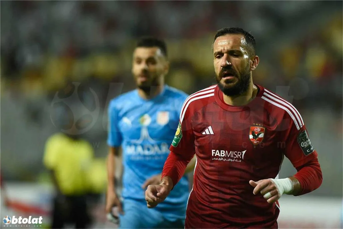 بكلمات مؤثرة.. علي معلول يتوجه بالشكر لجماهير الأهلي ويكشف عن قراره بالرحيل بكلمات مؤثرة.. علي معلول يتوجه بالشكر لجماهير الأهلي ويكشف عن قراره بالرحيل