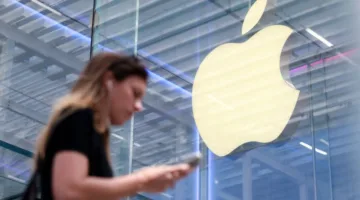 بلومبيرج: “أبل” تتطلع إلى إضافة خاصية البحث بالذكاء الاصطناعي إلى متصفح الشركة