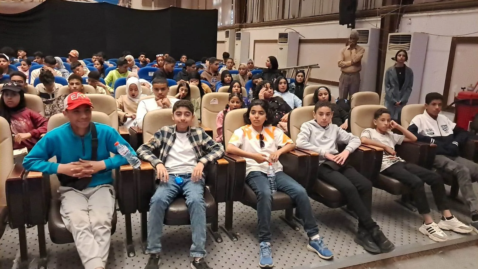 بمشاركة شباب مطروح.. ندوة تثقيفية بعنوان "حروب الجيل الخامس ومواجهة الشائعات" بمشاركة شباب مطروح.. ندوة تثقيفية بعنوان "حروب الجيل الخامس ومواجهة الشائعات"