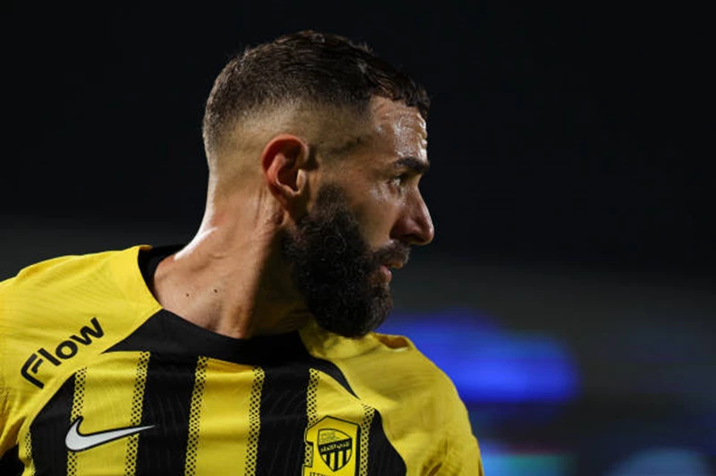 بنزيما يتغلب على التعب من أجل انتزاع لقب الدوري السعودي للاتحاد