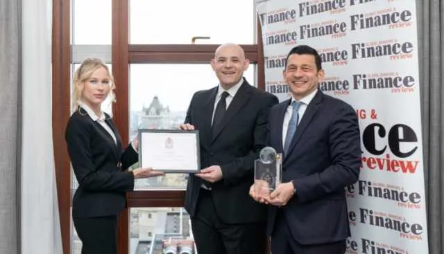 بنك القاهرة ينال جائزة “أسرع بنك نموًا في مجال الائتمان بمصر” من مجلة Global Banking & Finance Review العالمية. بنك القاهرة ينال جائزة “أسرع بنك نموًا في مجال الائتمان بمصر” من مجلة Global Banking & Finance Review العالمية.
