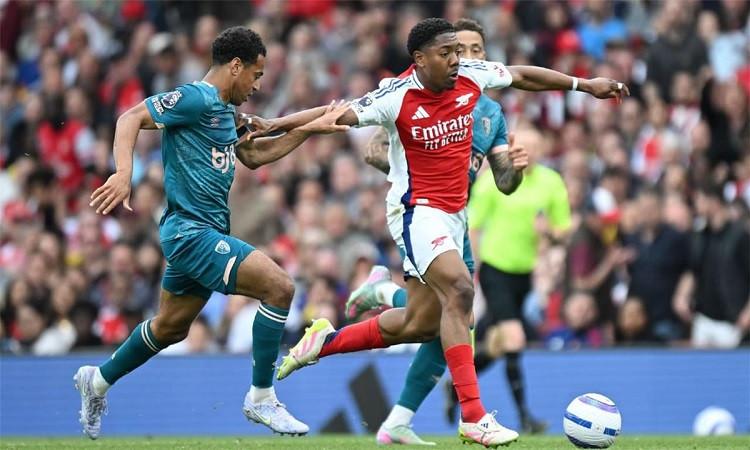 بورنموث يفوز على آرسنال 2-1 في الدوري الإنجليزي بورنموث يفوز على آرسنال 2-1 في الدوري الإنجليزي