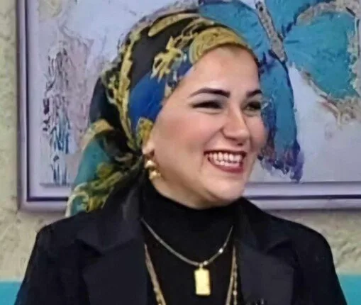 «بوسي» بين السوشيال ميديا و الحمار بالمقلوب! «بوسي» بين السوشيال ميديا و الحمار بالمقلوب!