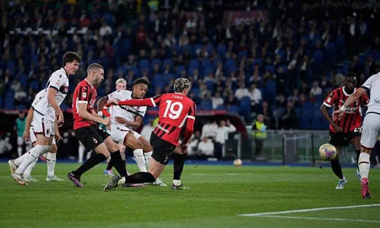 بولونيا يُحقق لقب كأس إيطاليا بعد انتصاره على ميلان بهدف واحد دون رد بولونيا يُحقق لقب كأس إيطاليا بعد انتصاره على ميلان بهدف واحد دون رد