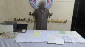 بيقلد الأختام الحكومية .. القبض على مزور الأوراق الرسمية بالجيزة