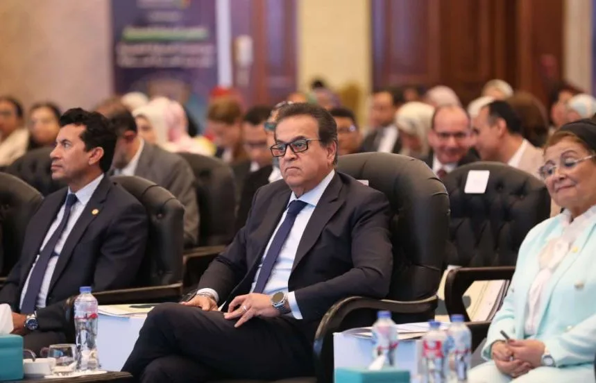 الصحة: إطلاق الخطة الطارئة للسكان والتنمية، بالإضافة إلى برنامج مكافحة التقزم وسوء التغذية وإنشاء المرصد الوطني السكاني. الصحة: إطلاق الخطة الطارئة للسكان والتنمية، بالإضافة إلى برنامج مكافحة التقزم وسوء التغذية وإنشاء المرصد الوطني السكاني.