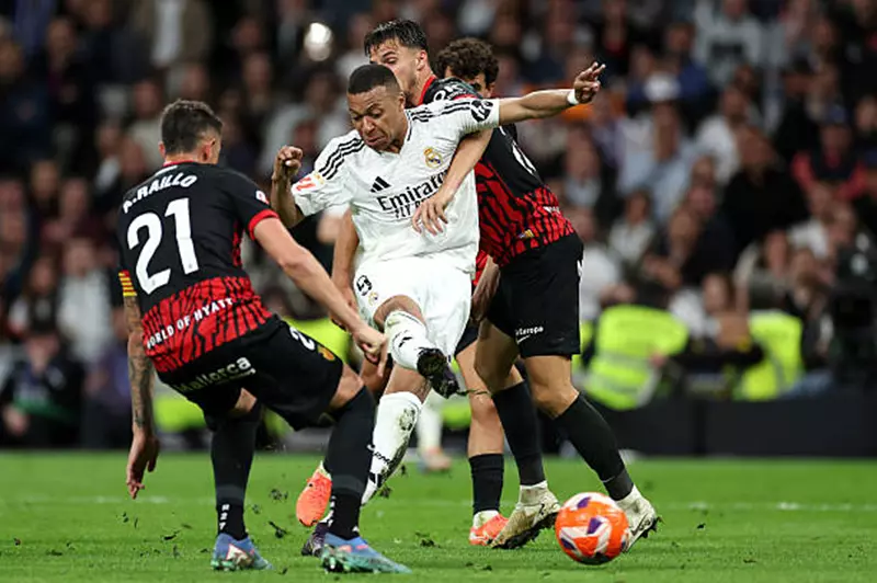 تأجيل تحديد البطل.. ترتيب الدوري الإسباني بعد انتصار ريال مدريد تأجيل تحديد البطل.. ترتيب الدوري الإسباني بعد انتصار ريال مدريد