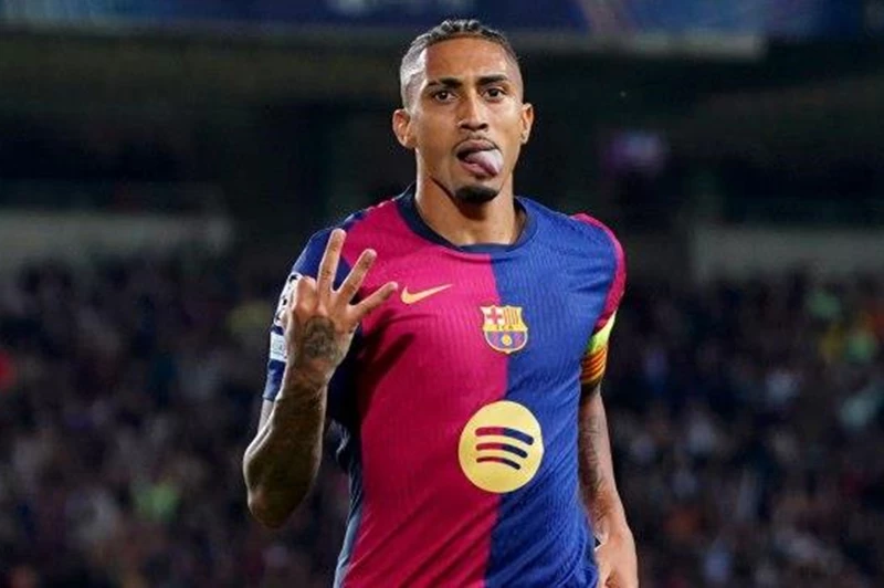 تألق رافينيا يعزز فرص برشلونة في التتويج بلقب الدوري الإسباني قريباً. تألق رافينيا يعزز فرص برشلونة في التتويج بلقب الدوري الإسباني قريباً.