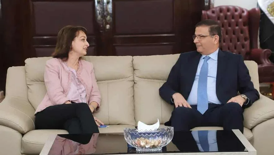 وزير الزراعة يناقش مع سفيرة رومانيا في القاهرة تعزيز الشراكة في الاستثمارات الزراعية