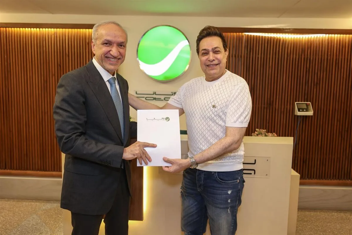 تتوالى المفاجآت.. تفاصيل جديدة حول تعاقد حكيم مع روتانا تتوالى المفاجآت.. تفاصيل جديدة حول تعاقد حكيم مع روتانا