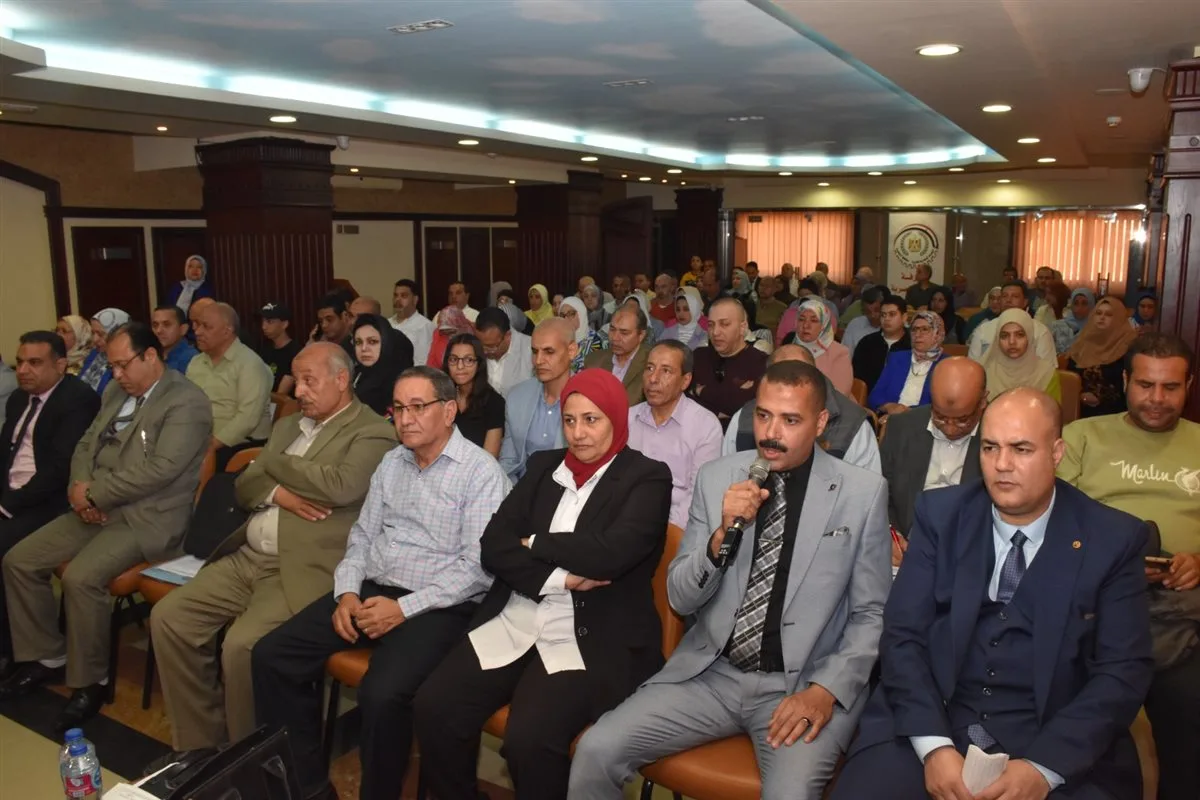 تجارية البحيرة تنظم ندوة تعريفية بحزمة التسهيلات الضريبية الجديدة تجارية البحيرة تنظم ندوة تعريفية بحزمة التسهيلات الضريبية الجديدة