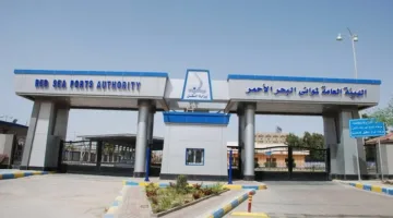 تداول 15 ألف طن و880 شاحنة بضائع عامة ومتنوعة بموانئ البحر الأحمر