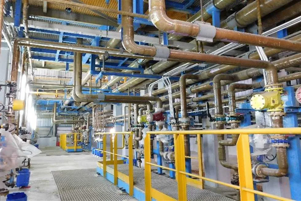 تراجع أرباح صناعة الكيماويات في مصر بنسبة 14% إلى 472.63 مليون جنيه خلال فترة 10 أشهر تراجع أرباح صناعة الكيماويات في مصر بنسبة 14% إلى 472.63 مليون جنيه خلال فترة 10 أشهر
