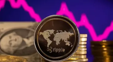تراجع التصنيف الائتماني الأمريكي يؤثر سلباً على الريبل amid تذبذبات في شهية المخاطرة