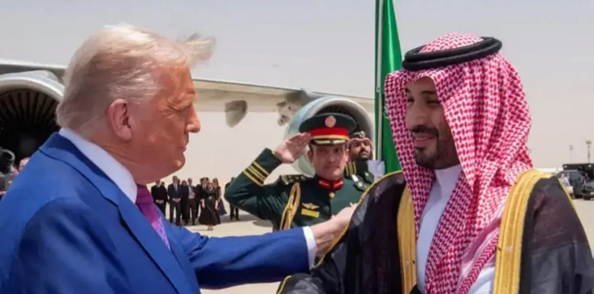 ترامب: الأمير محمد بن سلمان أخبرني بجدية عن أهمية رفع العقوبات المفروضة على سوريا