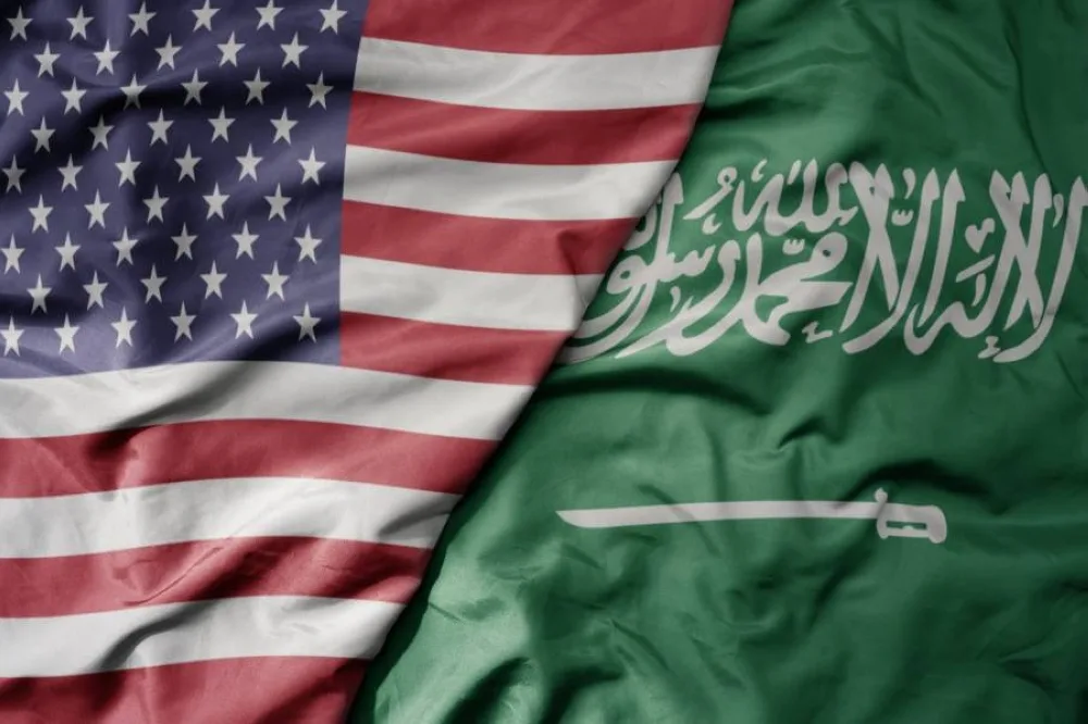 ترامب يتلقى وعوداً باستثمار 600 مليار دولار في أمريكا خلال زيارته للسعودية ترامب يتلقى وعوداً باستثمار 600 مليار دولار في أمريكا خلال زيارته للسعودية
