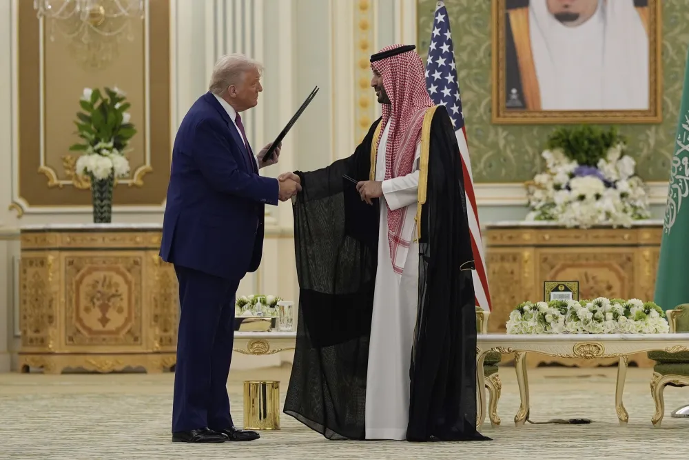 ترامب يكشف عن استثمار سعودي بقيمة 600 مليار دولار في الولايات المتحدة ترامب يكشف عن استثمار سعودي بقيمة 600 مليار دولار في الولايات المتحدة