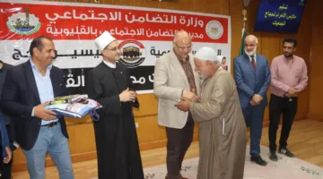 تسليم 495 حاجًا ملابس الإحرام لحجاج الجمعيات الأهلية بالقليوبية