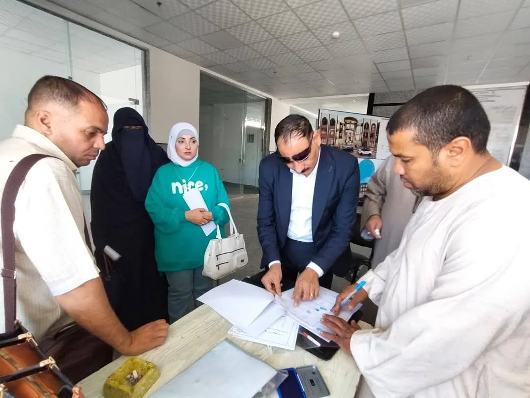 تسليم 9 محال تجارية بمول الغردقة لأصحابها الأصليين تسليم 9 محال تجارية بمول الغردقة لأصحابها الأصليين
