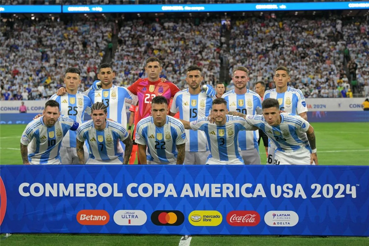 تشكيلة الأرجنتين لمواجهتي تشيلي وكولومبيا في تصفيات كأس العالم.. حالة ميسي تشكيلة الأرجنتين لمواجهتي تشيلي وكولومبيا في تصفيات كأس العالم.. حالة ميسي