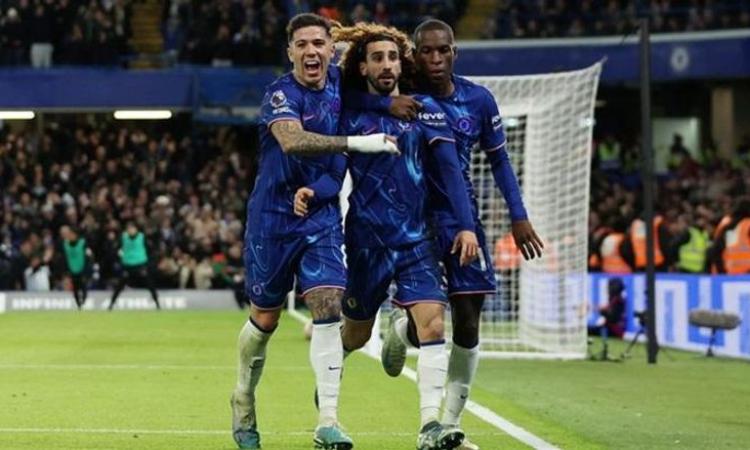 تشيلسي يحقق فوزا ثمينا على ليفربول في الدوري الإنجليزي لكرة القدم تشيلسي يحقق فوزا ثمينا على ليفربول في الدوري الإنجليزي لكرة القدم