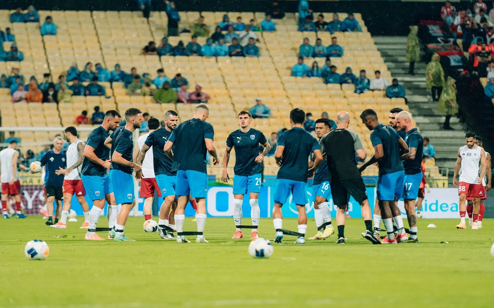 تصاعد التوتر قبل مباراة الشارقة وليون سيتي في نهائي دوري أبطال آسيا 2