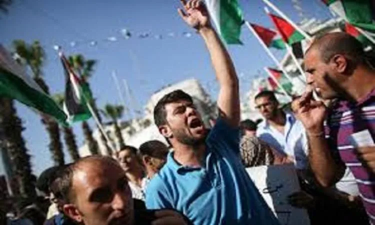 تظاهرة في بئر السبع ضد سياسات الهدم في أراضي الـ 48 تظاهرة في بئر السبع ضد سياسات الهدم في أراضي الـ 48