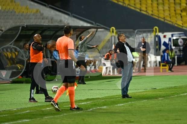 مصدر بالزمالك: مران اليوم قد يكون الأخير لبيسيرو مع الفريق مصدر بالزمالك: مران اليوم قد يكون الأخير لبيسيرو مع الفريق