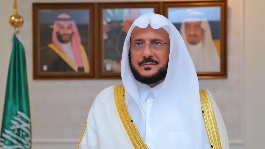 تعيين 300 عالم وداعية لإصدار الفتاوى الشرعية وإلقاء المحاضرات لحجاج الداخل في موسم حج 1446هـ تعيين 300 عالم وداعية لإصدار الفتاوى الشرعية وإلقاء المحاضرات لحجاج الداخل في موسم حج 1446هـ