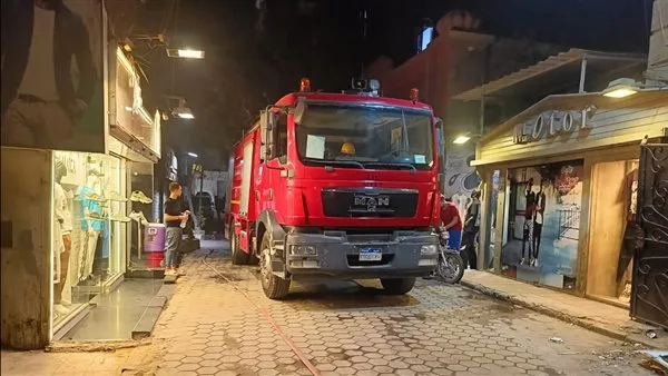 تفاصيل السيطرة على حريق في شقة بالطابق الثالث بسوهاج تفاصيل السيطرة على حريق في شقة بالطابق الثالث بسوهاج