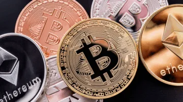 تقلبات أسعار العملات الرقمية: البيتكوين تتراجع من ذرواتها التاريخية