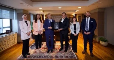 تكريم البنك الأهلي من مؤسسة صناع الخير بحضور الإتربي وأيوطالب لدوره الفعال في تعزيز المبادرات المجتمعية