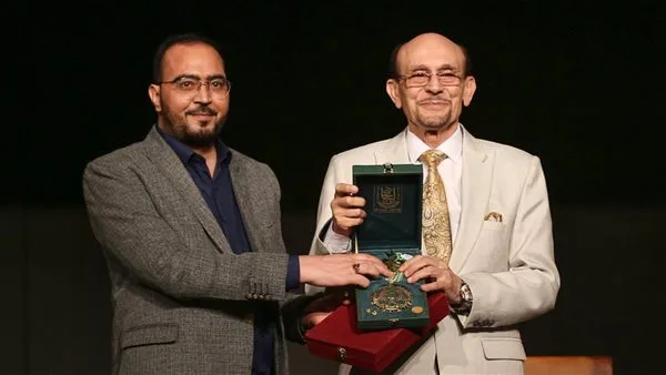 تكريم الفنان محمد صبحي بندوة الجالية المصرية في أوروبا تكريم الفنان محمد صبحي بندوة الجالية المصرية في أوروبا