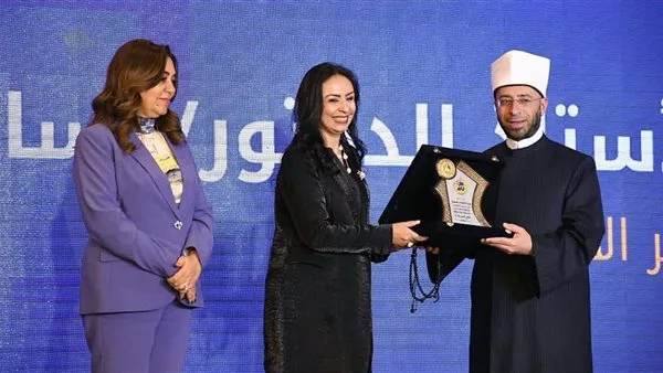تكريم وزير الأوقاف وعدد من المحافظين في حفل "أهل الخير" تكريم وزير الأوقاف وعدد من المحافظين في حفل "أهل الخير"