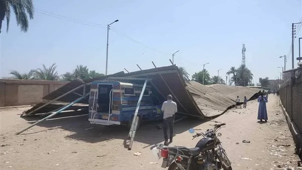 تمهيدا لتعويضهم.. حصر خسائر السائقين المتضررين من انهيار تندات موقف قوص في قنا تمهيدا لتعويضهم.. حصر خسائر السائقين المتضررين من انهيار تندات موقف قوص في قنا