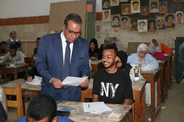 تنظيم اختبارات الفصل الدراسي الثاني في جامعة جنوب الوادي تنظيم اختبارات الفصل الدراسي الثاني في جامعة جنوب الوادي
