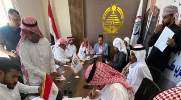 توافد أهالي على مقر "الجبهة الوطنية" لتسجيل استمارات العضوية
