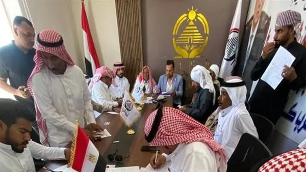 توافد أهالي على مقر "الجبهة الوطنية" لتسجيل استمارات العضوية توافد أهالي على مقر "الجبهة الوطنية" لتسجيل استمارات العضوية
