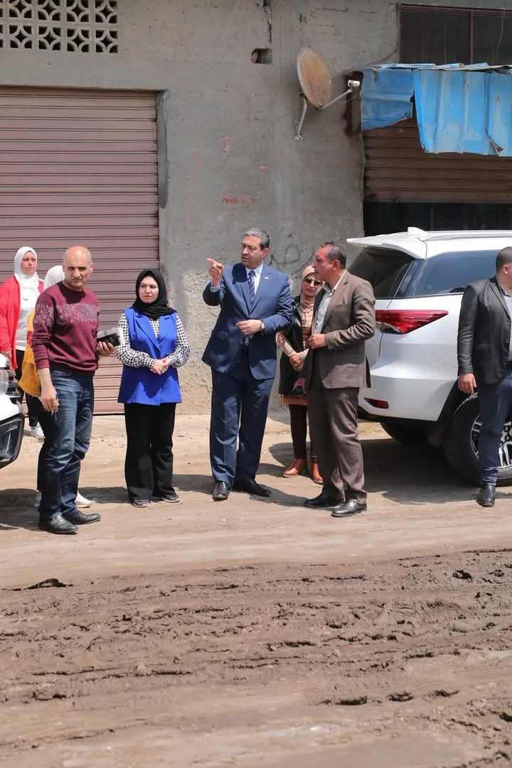 توزيع مساعدات علي أهالي قرية الوسطاني المتضررين من مياه الأمطار بدمياط توزيع مساعدات علي أهالي قرية الوسطاني المتضررين من مياه الأمطار بدمياط