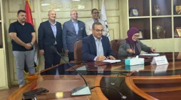 توقيع بروتوكولً لتطوير وحدات العناية المركزة بمستشفى الصدر ببني سويف